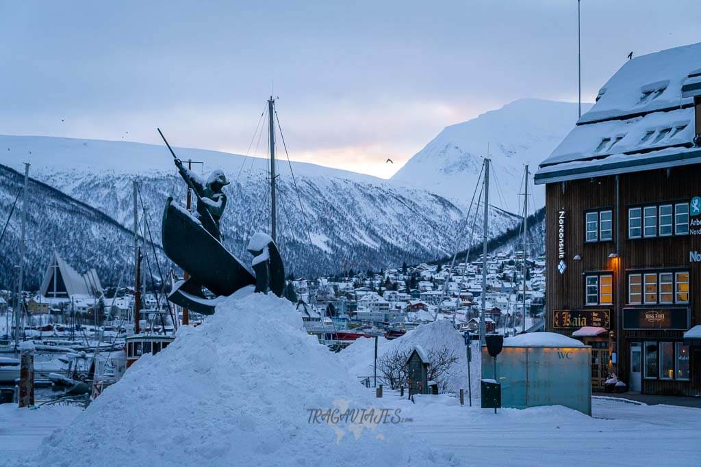 Tromso en 1 día - Estatua de Arctic Hunter